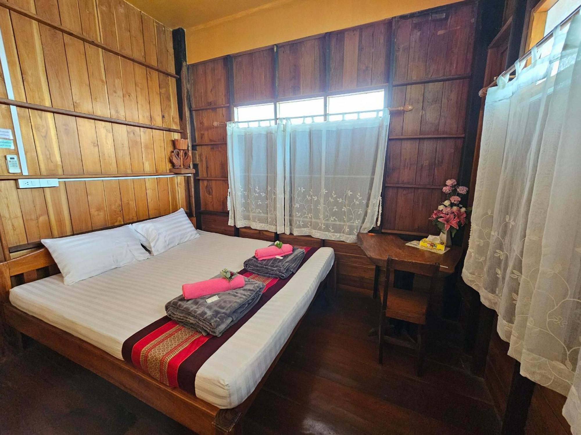 บ้านเรือนไทยมะลิเมืองเก่า Sukhothai Exterior photo